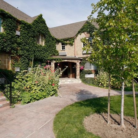 Black Swan Inn Luxurious Theme Rooms بوكاتيلو المظهر الخارجي الصورة