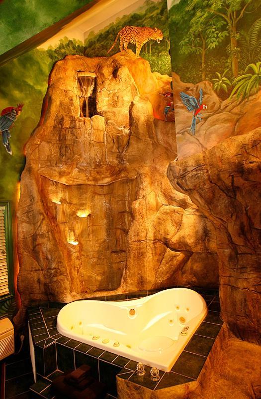 Black Swan Inn Luxurious Theme Rooms بوكاتيلو الغرفة الصورة