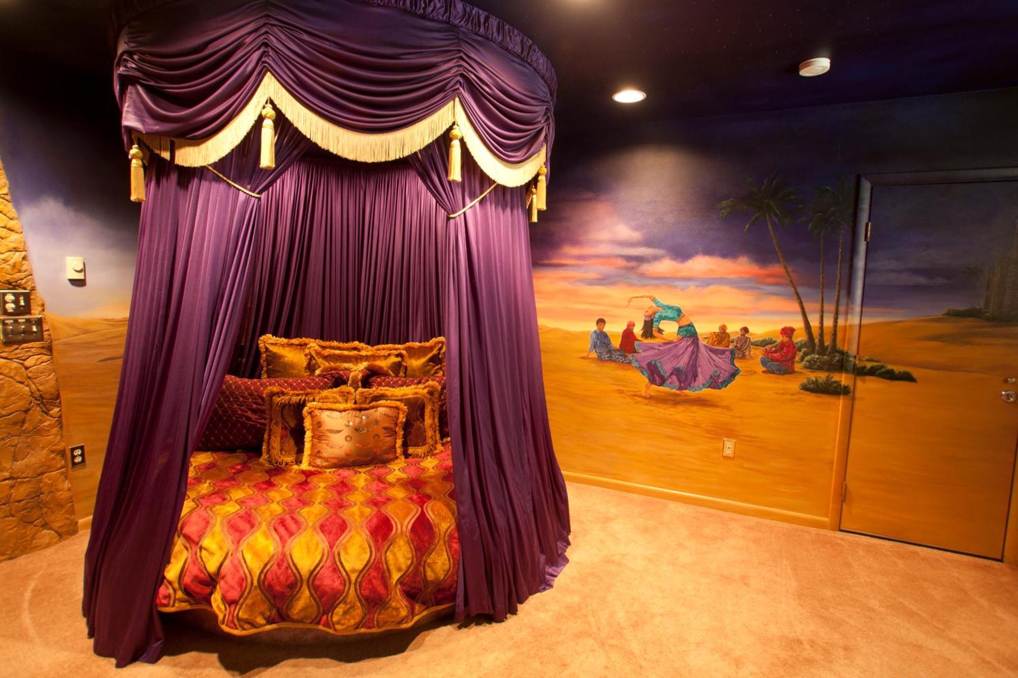 Black Swan Inn Luxurious Theme Rooms بوكاتيلو الغرفة الصورة