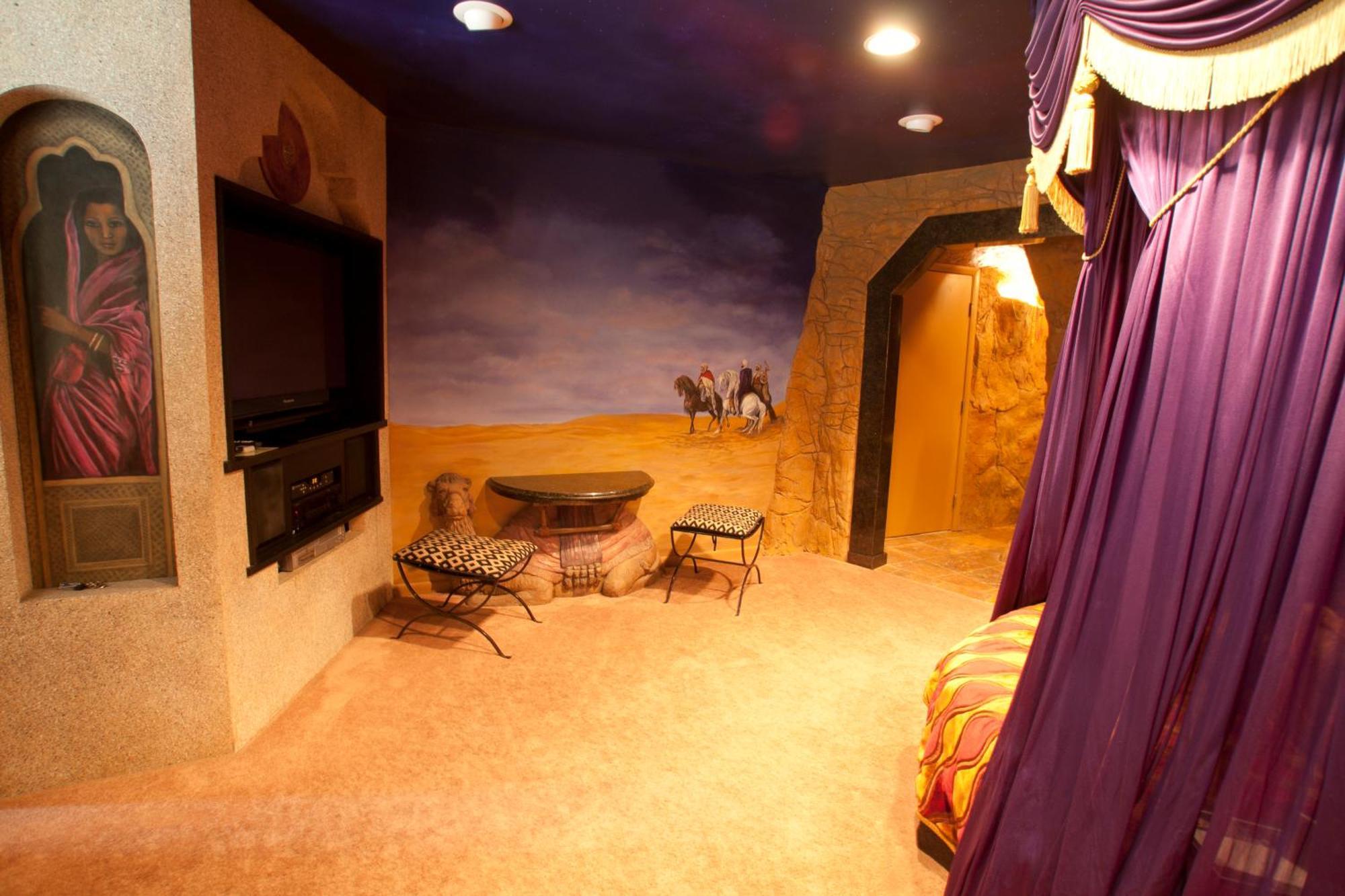 Black Swan Inn Luxurious Theme Rooms بوكاتيلو الغرفة الصورة