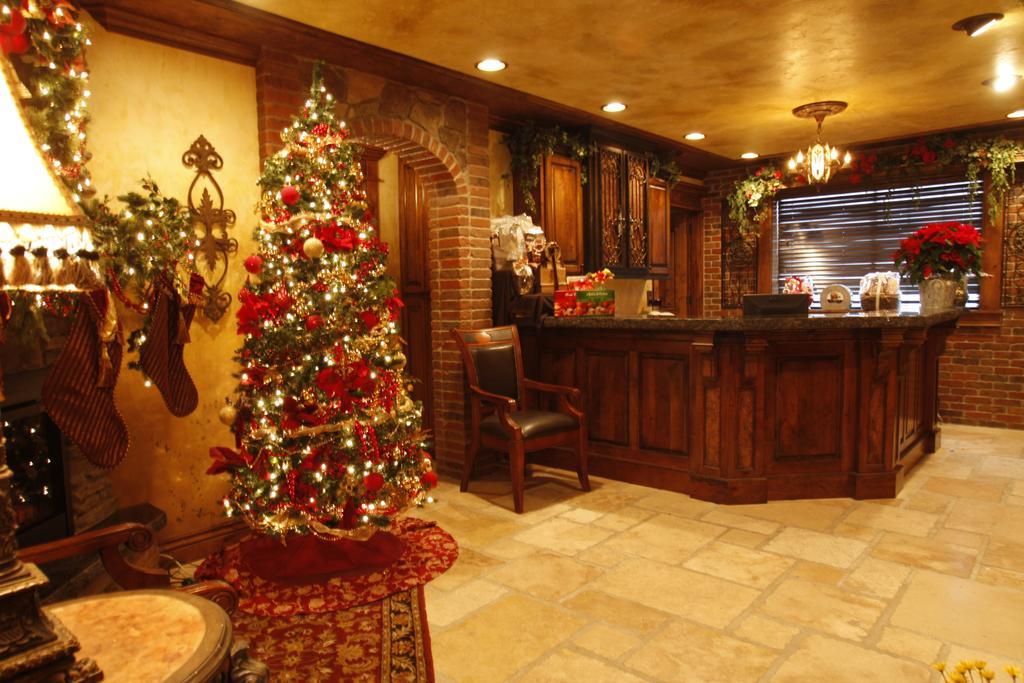 Black Swan Inn Luxurious Theme Rooms بوكاتيلو المظهر الخارجي الصورة