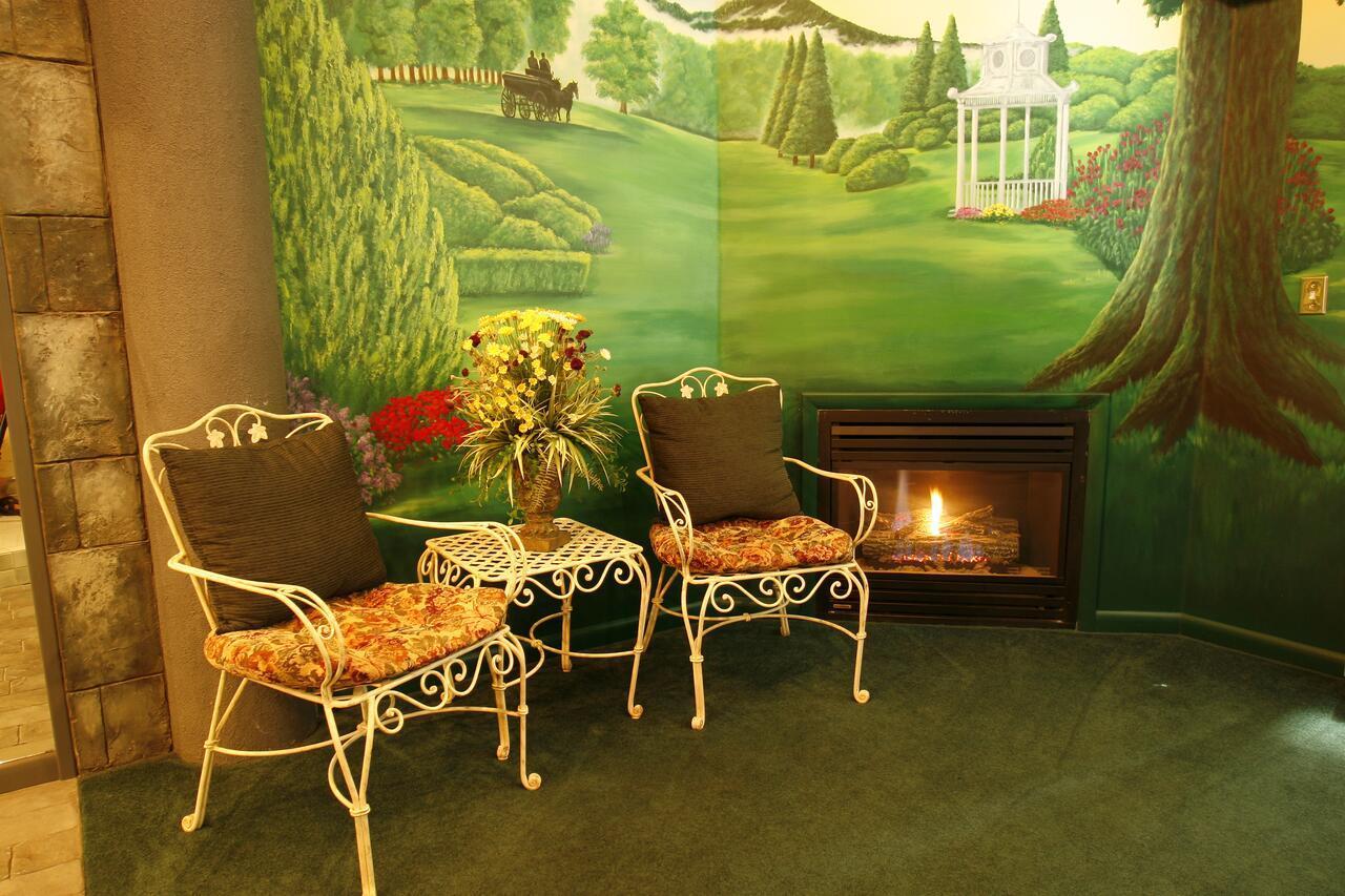 Black Swan Inn Luxurious Theme Rooms بوكاتيلو المظهر الخارجي الصورة
