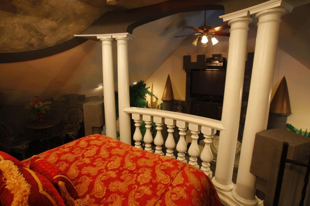 Black Swan Inn Luxurious Theme Rooms بوكاتيلو المظهر الخارجي الصورة