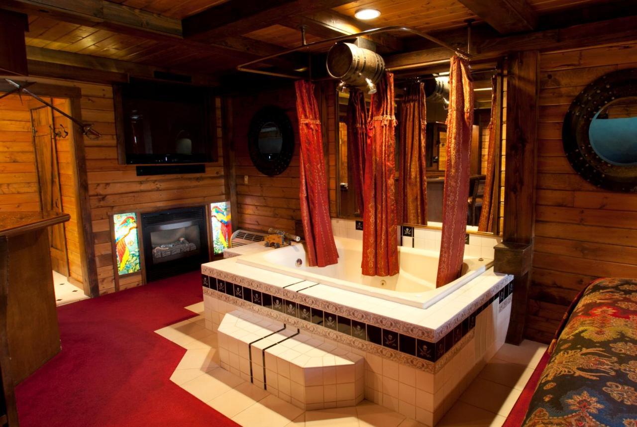 Black Swan Inn Luxurious Theme Rooms بوكاتيلو المظهر الخارجي الصورة