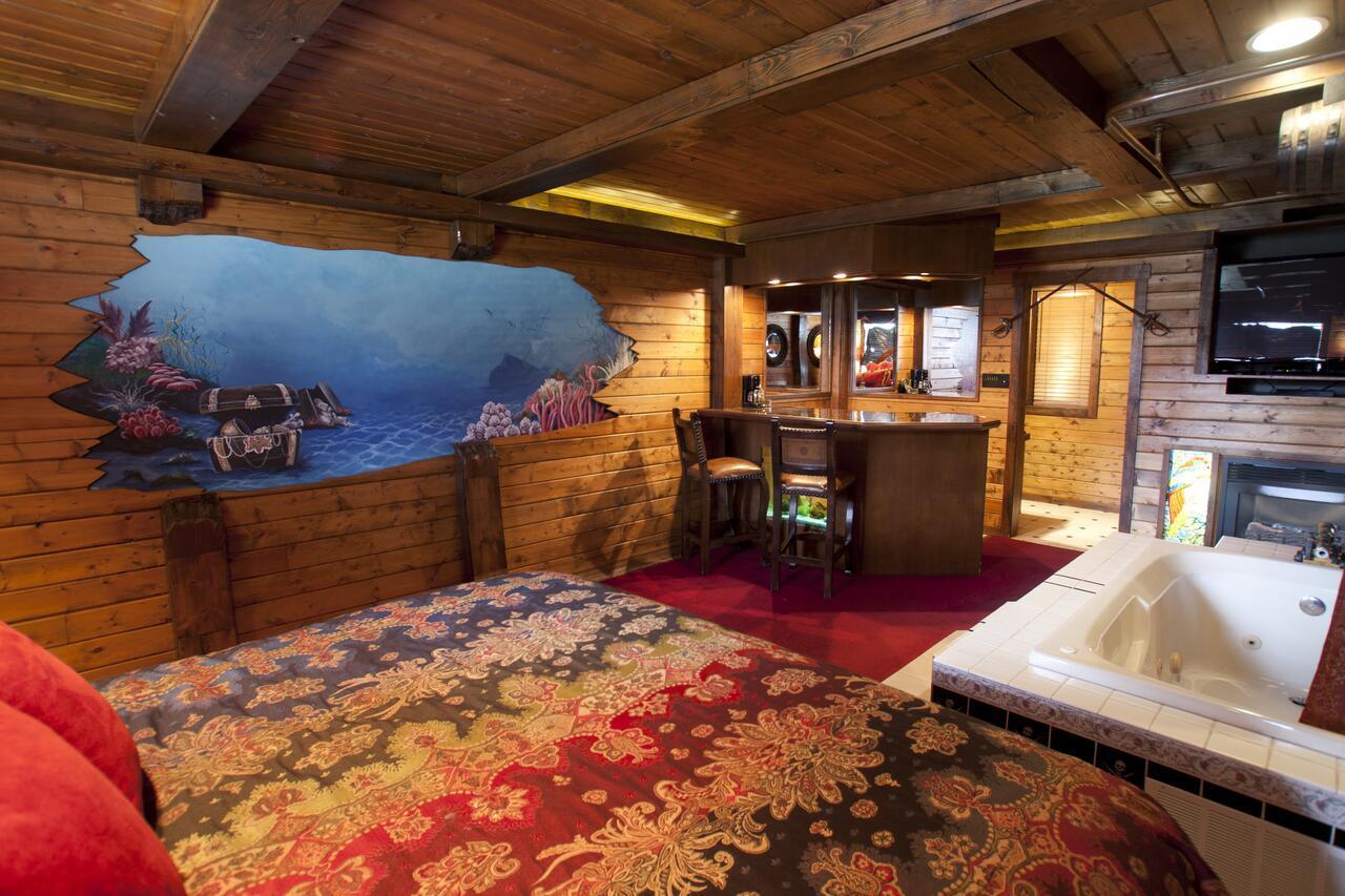 Black Swan Inn Luxurious Theme Rooms بوكاتيلو المظهر الخارجي الصورة