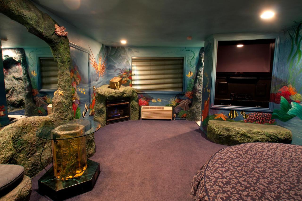 Black Swan Inn Luxurious Theme Rooms بوكاتيلو المظهر الخارجي الصورة