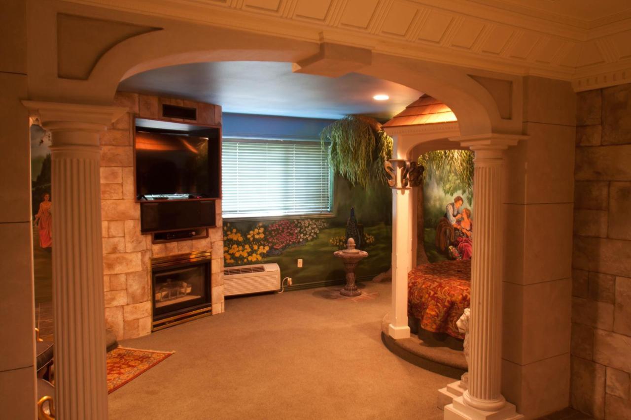 Black Swan Inn Luxurious Theme Rooms بوكاتيلو المظهر الخارجي الصورة