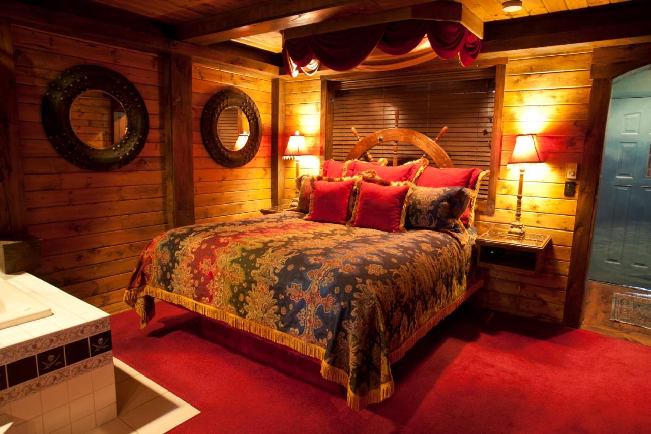 Black Swan Inn Luxurious Theme Rooms بوكاتيلو المظهر الخارجي الصورة