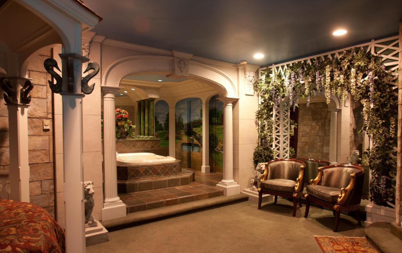 Black Swan Inn Luxurious Theme Rooms بوكاتيلو المظهر الخارجي الصورة