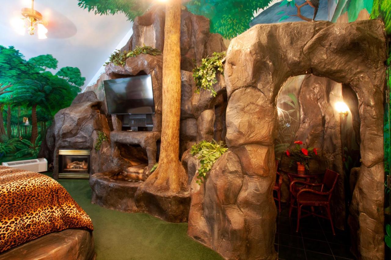 Black Swan Inn Luxurious Theme Rooms بوكاتيلو المظهر الخارجي الصورة