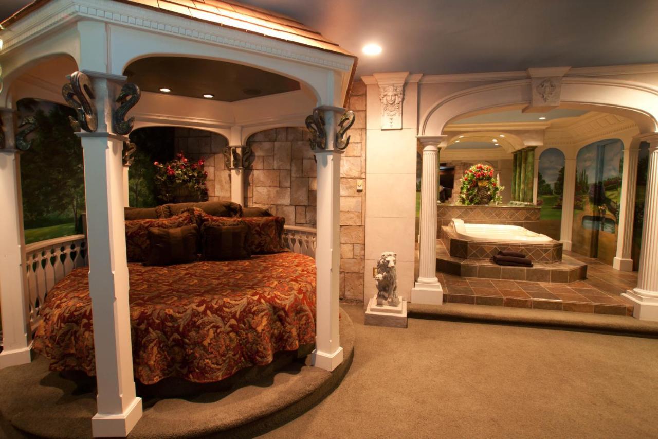 Black Swan Inn Luxurious Theme Rooms بوكاتيلو المظهر الخارجي الصورة